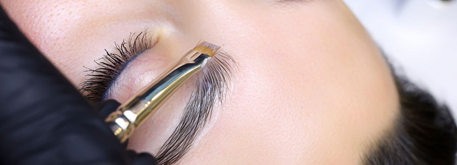 Lash Lift, Eyebrow Lamination, or Henna Eyebrows – Which One Suits Your Needs?
