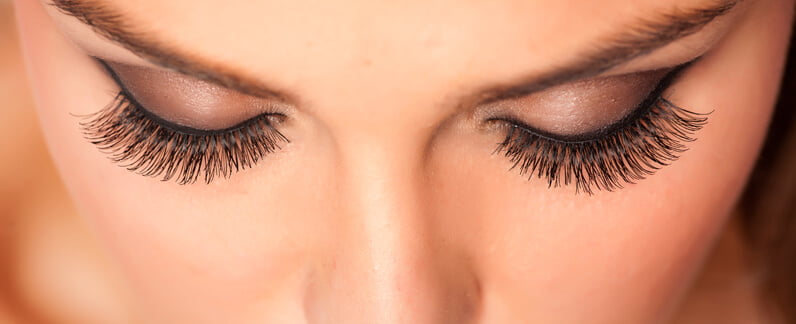 The Perfect Pair: Choosing the Best Eyeliner and Mascara for Your False Eyelashes
